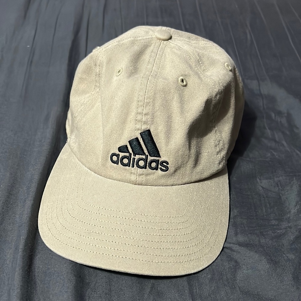 Adidas Hat. Climalite. Tan.
